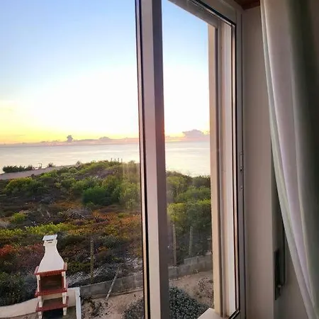 Nazare Uninterrupted Views And Sounds Of The Sea باتاياس