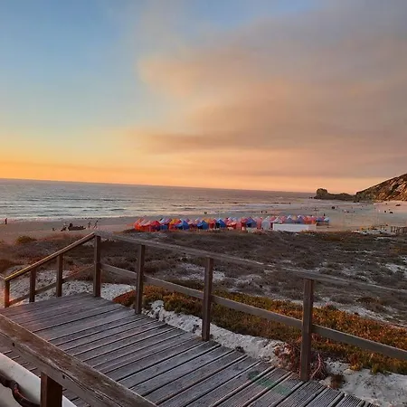 Nazare Uninterrupted Views And Sounds Of The Sea Апартаменты