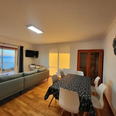 Nazare Uninterrupted Views And Sounds Of The Sea * باتاياس
