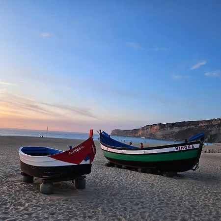 Nazare Uninterrupted Views And Sounds Of The Sea * باتاياس