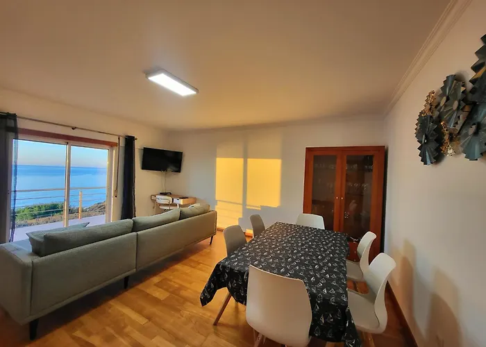 Nazare Uninterrupted Views And Sounds Of The Sea * Pataias